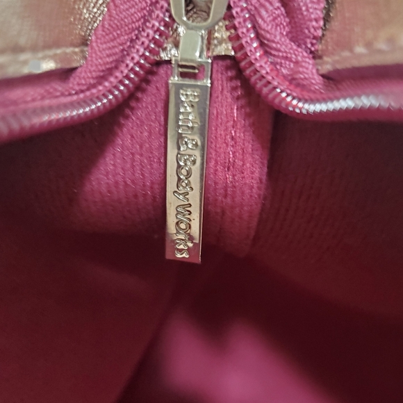 Bath & Body Works Tote with Pouch - Picture 11 of 12